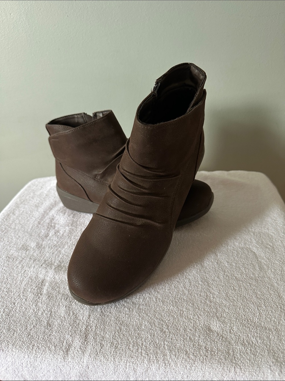 Women’s Skecher bootie NWOT